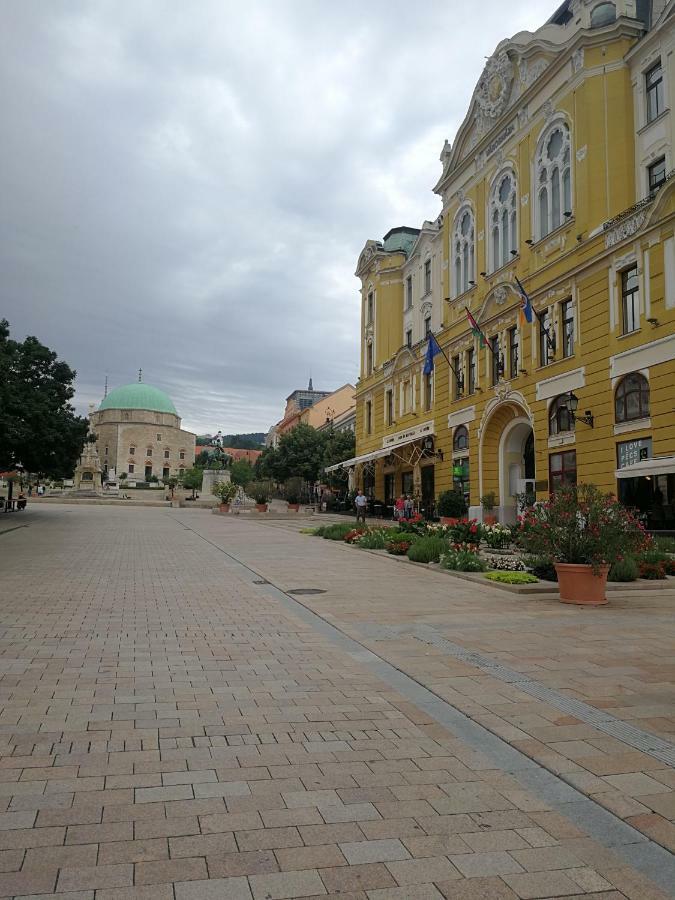 Centrum11 Pecs Exterior photo