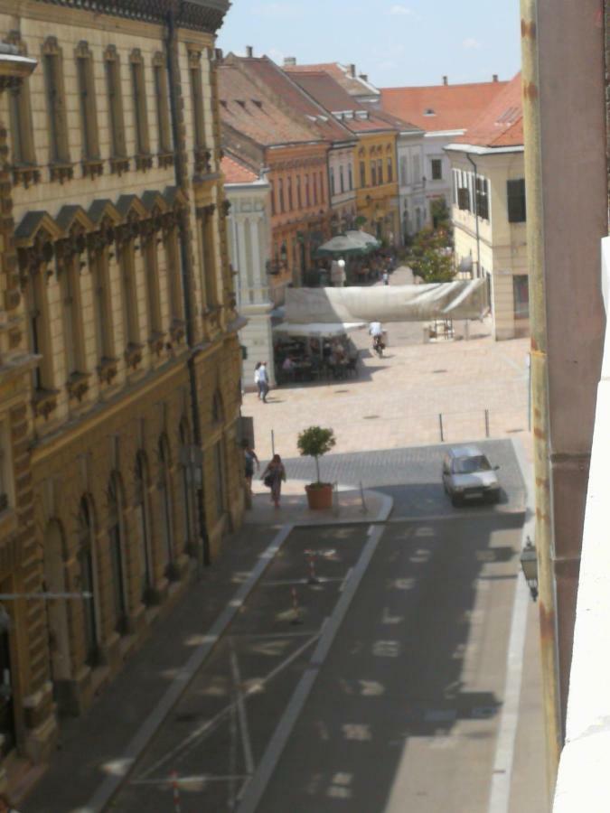 Centrum11 Pecs Exterior photo